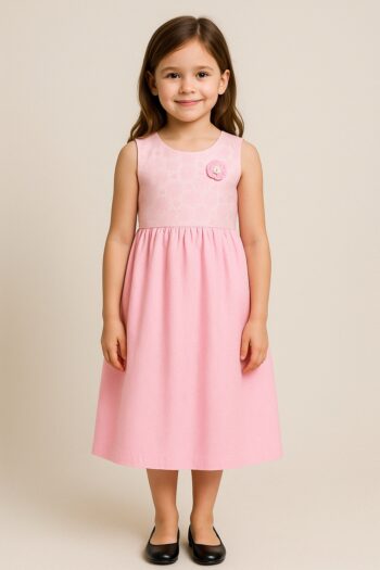 Robe rose brodée sans manches