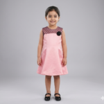 Robe chic fille rose volantée – Satin